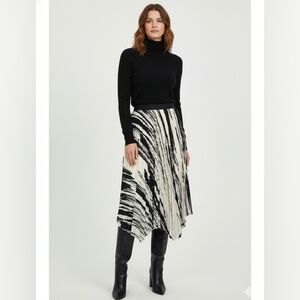 {Express} NWR Black and White Assymetrical Pleated Skirt - Size XL/XXL